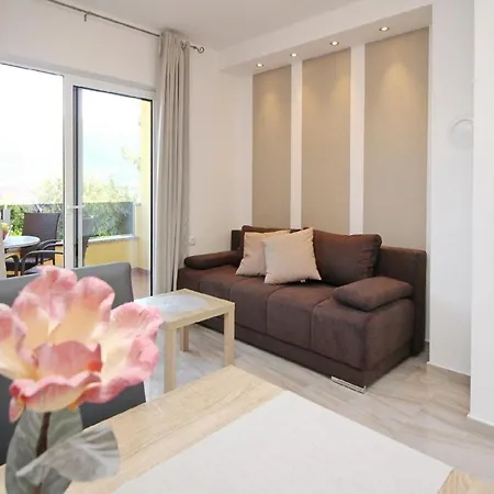Tolles In Mit Eigenem Balkon Apartment
