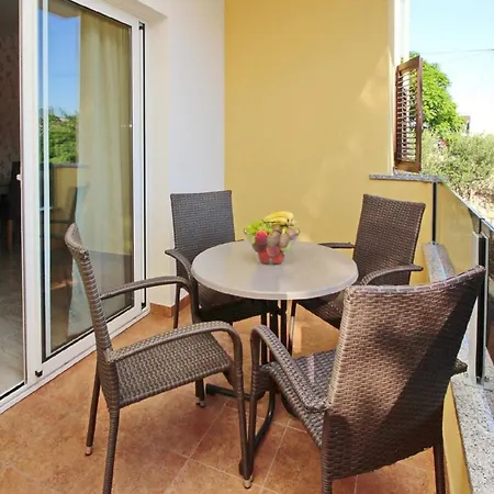 Apartment Tolles In Mit Eigenem Balkon